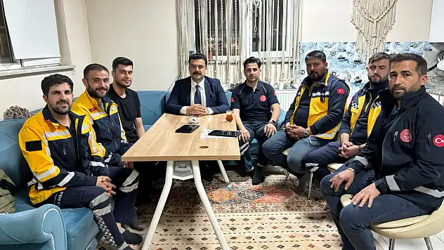 İl Müdürü Acu'dan gece mesaisindeki sağlık çalışanlarına moral ziyareti