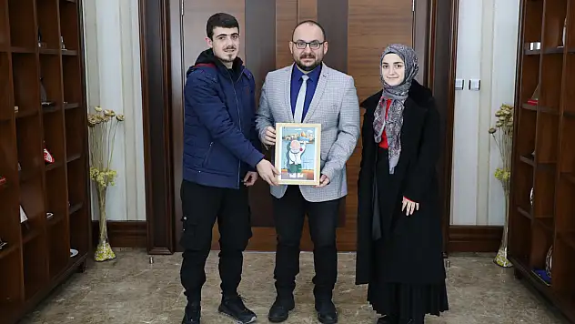 İlahiyat Fakültesi Öğrencilerinden Rektör Alican'a Ziyaret