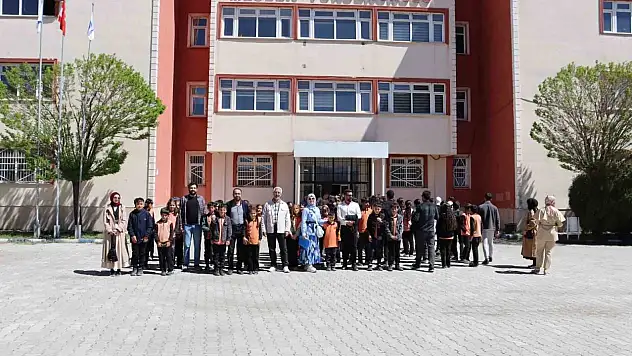 İlk ve Ortaokul Öğrencilerinden Meslek Yüksekokuluna Gezi Ziyareti