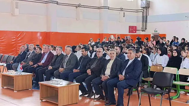 İmam Hatip Okulları 74. Yıl Dönümünde Van'da Coşkuyla Kutlandı