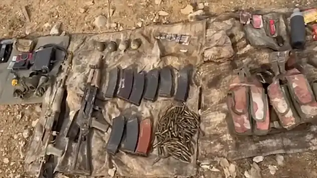 Irak'ın kuzeyinde teröristlere ait çok sayıda silah ve mühimmat ele geçirildi