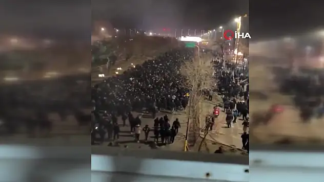 İran'daki protestolarda bilanço ağırlaşıyor