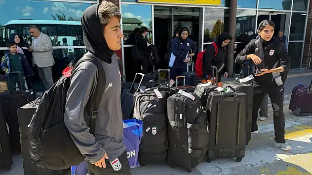 İran Kadın Milli Takımı Avrupa yerine savaş olan ülkelerine dönmeyi seçti