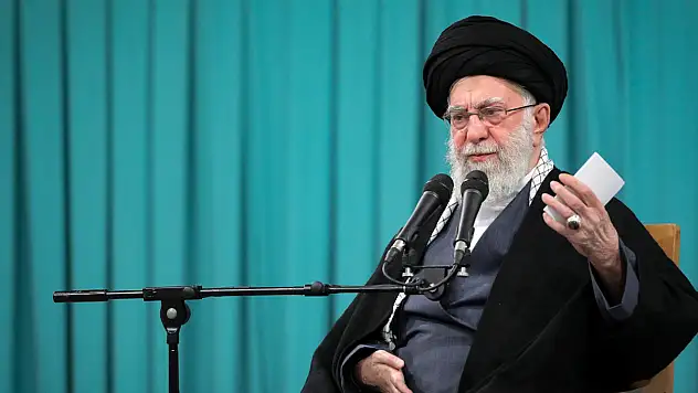 İran lideri ilk kez can kaybını kabul etti