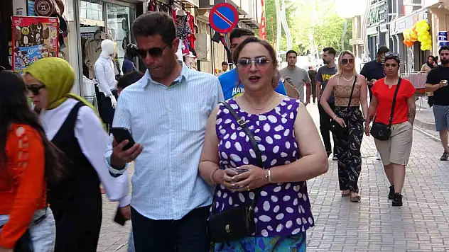 İranlı Turist Akını, Van Esnafını Sevince Boğdu!