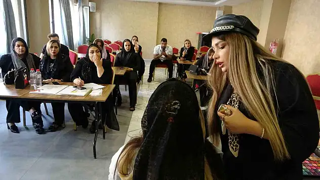 İranlılar Van'da Hem Eğlence Hem de Eğitim Fırsatı Buluyor