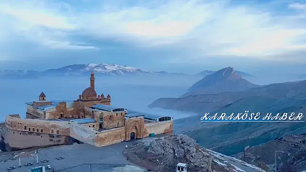 İshak Paşa Sarayı, ihtişamıyla sisi ardında bıraktı