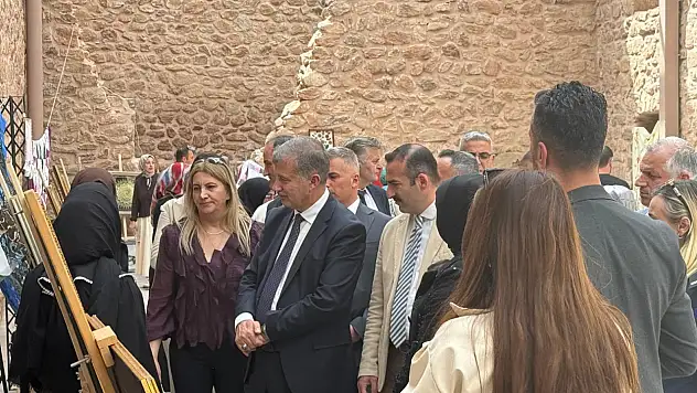 İshak Paşa Sarayı'nda açılan Hayat Boyu Öğrenme Sergisi ziyaretçileri büyüledi