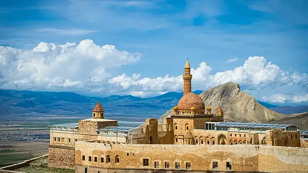 İshak Paşa Sarayı'nı UNESCO listesine taşıyacak proje başlatıldı