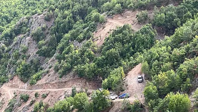 İspir'de bitki örtüsü yangını paniğe neden oldu, müdahalede yol sorunu yaşandı