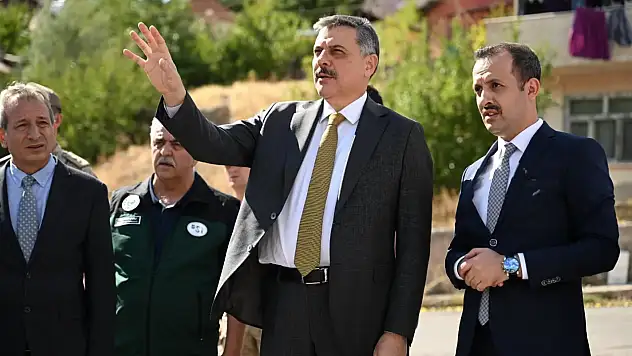 İspir'de heyelan sonrası Vali Çiftçi'den inceleme ve acil önlemler müjdesi!