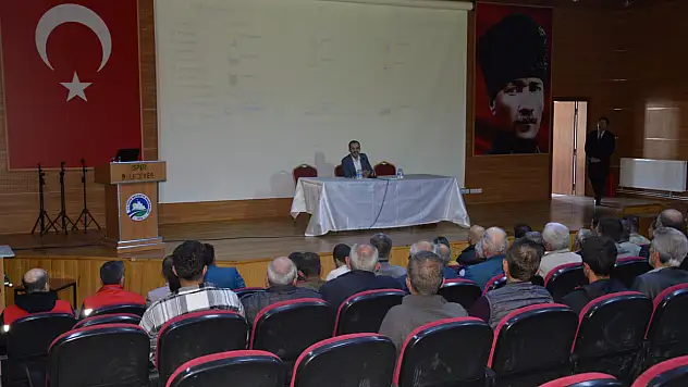 İspir Kaymakamı Muhtarlar Toplantısına Katıldı