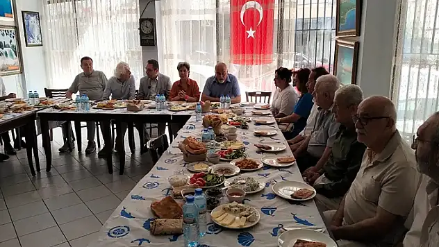 İzmir'de Van Kahvaltısı ile Kültürel Dayanışma Güçlendi!
