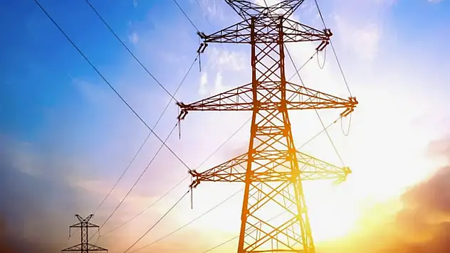 İzmir'in 13 ilçesinde elektrik kesintisi: Uzun süreli bakım çalışmaları nedeniyle devre dışı kalacaklar