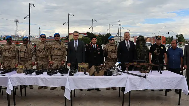 Jandarma ekipmanları Ağrılılarla buluştu