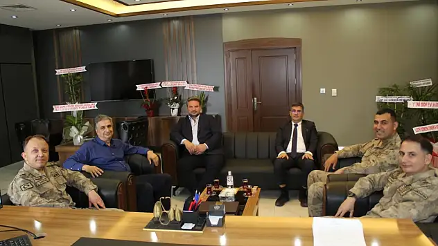 Jandarma Komutanlarından Tatvan Devlet Hastanesine Hayırlı Olsun Ziyareti