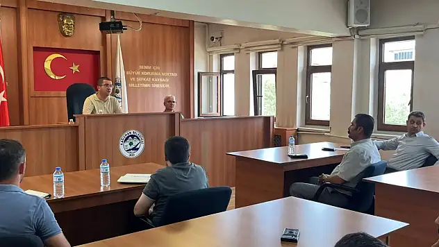 Kağızman'da Muhtarlarla Toplantı: Sorunlar ve Çözüm Önerileri Ele Alındı