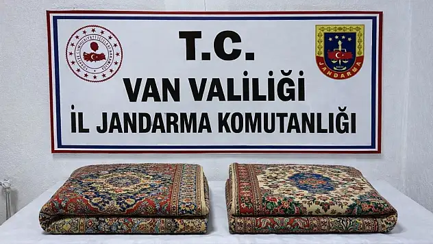 Kapıköy'de durdurulan araçtan servet çıktı
