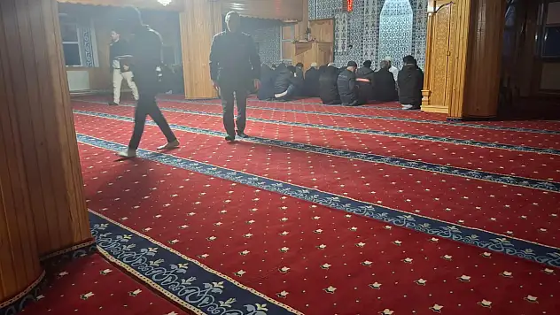 Karayazı'da Sabah Namazı Buluşması Yoğun Katılımla Gerçekleştirildi