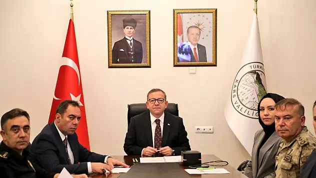 Karayollarında Hız Sınırları Yeniden Düzenleniyor: Vali Polat, Bakanlık Toplantısına Katıldı