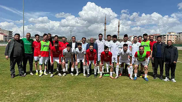 Kars 36 Spor, Gümüşhane'nin sahaya çıkmamasıyla hükmen galip gelerek sezonu 3 puanla kapattı!