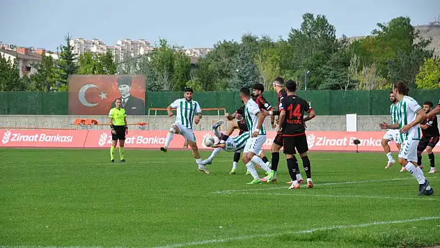 Kars 36 Spor, Ziraat Kupası'nda Anagold 24 Erzincanspor'a 1-0 mağlup olarak elendi!