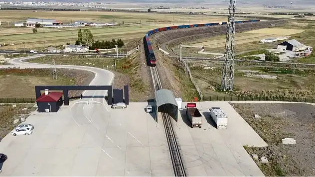 Kars, Asya ve Avrupa Arasına Demiryolu ile Bağlantı Kuruyor