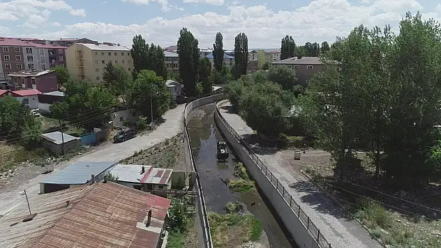 Kars Çayı, Bülbül ve Bayrampaşa Derelerinde Temizlik Çalışmaları Başladı