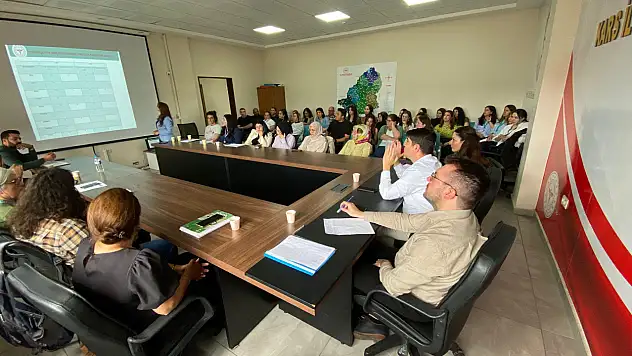 Kars İl Sağlık Müdürü Dr. Mücahit Aydın'dan Toplum Sağlığı Merkezine Ziyaret