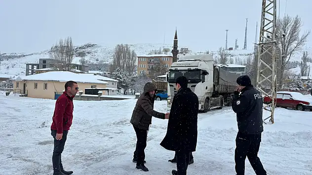 Kars Susuz Kaymakamı Tutal, Tır Parkı Alanındaki Çalışmaları Yerinde İnceledi