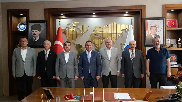 Kars'ta Belediye ve AK Parti'den proje istişare toplantısı yapıldı