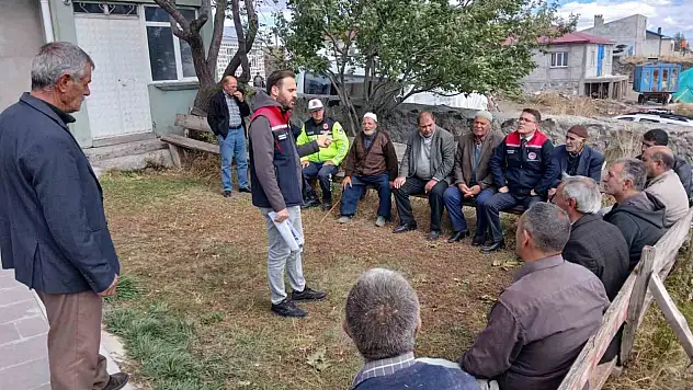 Kars'ta çiftçilere kuraklık ve tarım sayımı hakkında eğitim verildi