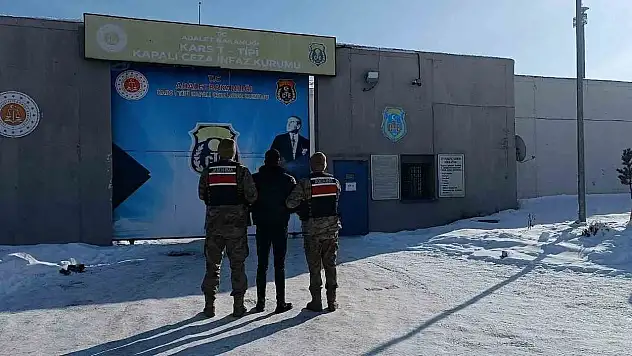 Kars'ta firariye nokta operasyon