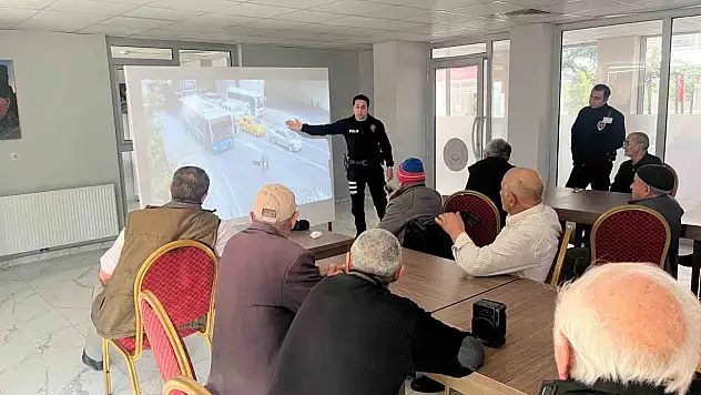 Kars'ta huzurevi sakinlerine özel trafik eğitimi