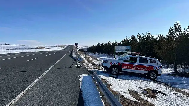 Kars'ta jandarmadan hız ihlallerine geçit yok