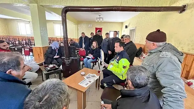 Kars'ta Jandarmadan traktör sürücülerine güvenlik eğitimi