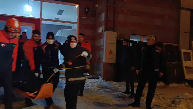 Kars'ta kamu binasında asansör faciası