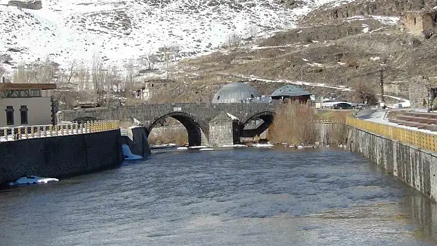 Kars'ta karakış yerini güneşe bıraktı
