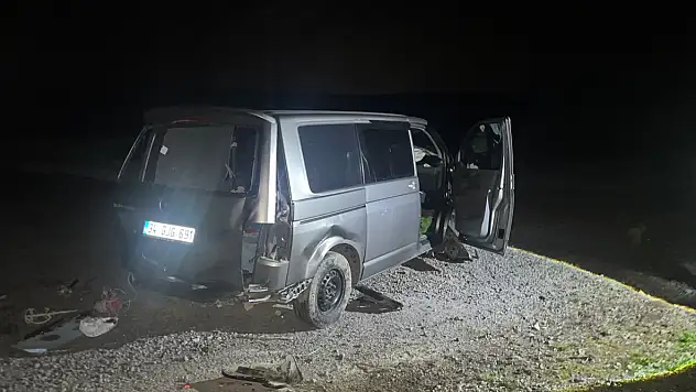 Kars'ta korkunç kaza: Şarampole devrilen aracın sürücüsü öldü