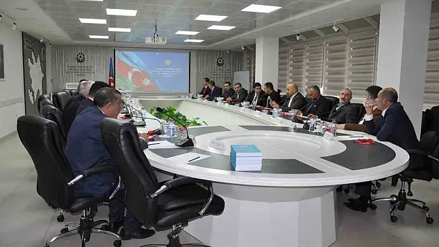 Kars'ta Küresel Ekonomi İçin Önemli Adım: Serhat İlleri Ekonomik Forumu Başlıyor!
