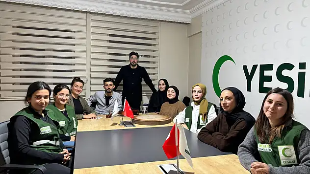 Kars'ta 'Mikrofon Sende' Etkinliğinde Gençler Müziğin Tadını Çıkardı