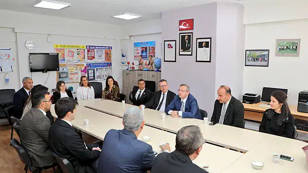 Kars'ta Öğretmenlerle Buluşma: Vali Ziya Polat Sorun ve Önerileri Dinledi