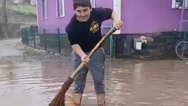 Kars'ta sel: Evleri su bastı