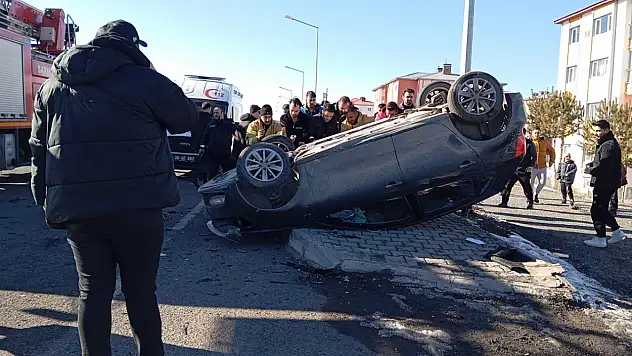 Kars'ta trafik kazası: 2 yaralı