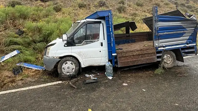 Kars'ta tarım işçilerini taşıyan kamyonet devrildi: 10 yaralı