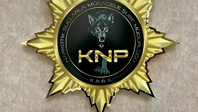 Kars'ta uyuşturucuyu makatlarına saklayan 3 şüpheli yakalandı