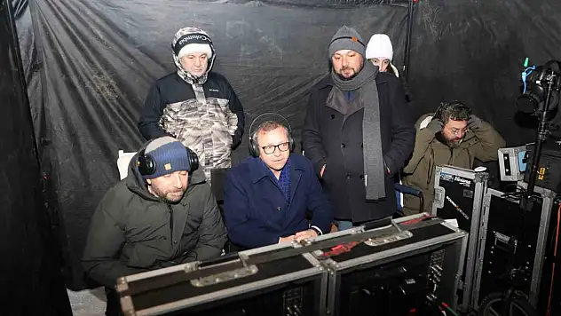 Kars'taki dizi çekimlerine Vali Polat'tan ziyaret