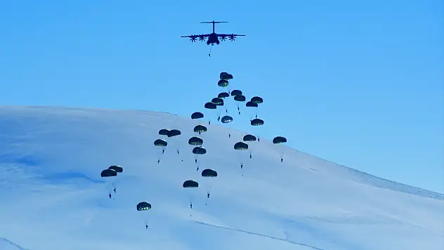 Kars'taki kış tatbikatında hedefler tam isabetle vuruldu