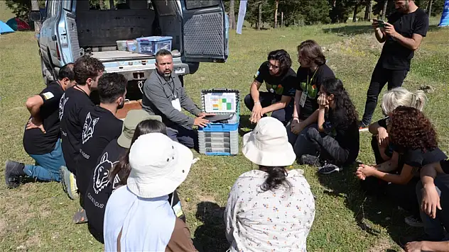 Kars'taki Veterinerlik Fakültesi Öğrencileri, Yaban Hayatı Saha Eğitimi ile Gelişimlerini Sürdürüyor