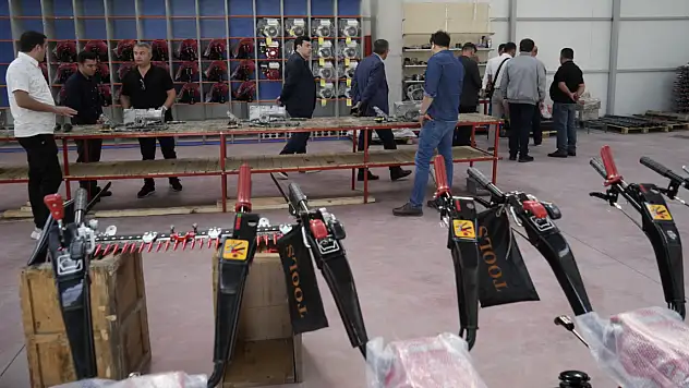 Kars Ticaret ve Sanayi Odası, Azerbaycanlı İş İnsanlarıyla MUTSAL Sirkeci Makine'yi Ziyaret Etti